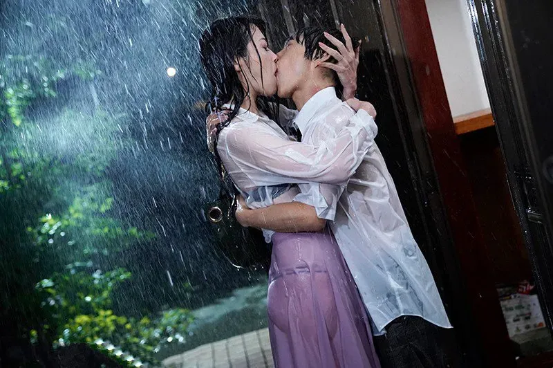Bố chồng gài bẫy con dâu để tống tình mỗi ngày